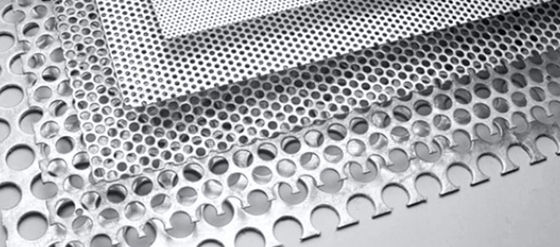 Hỏa chống và nhẹ đâm nhô nhôm tấm perforated cho an toàn an toàn